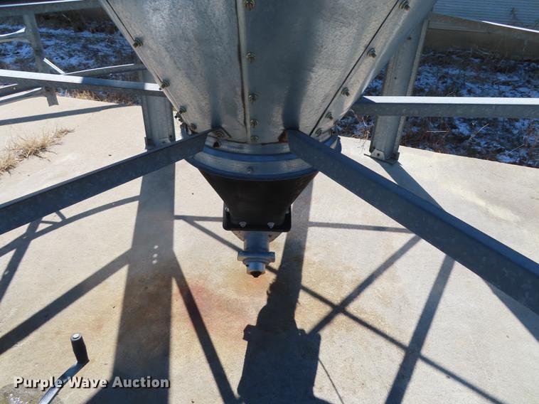 image for item DN9083 (2) feed hoppers