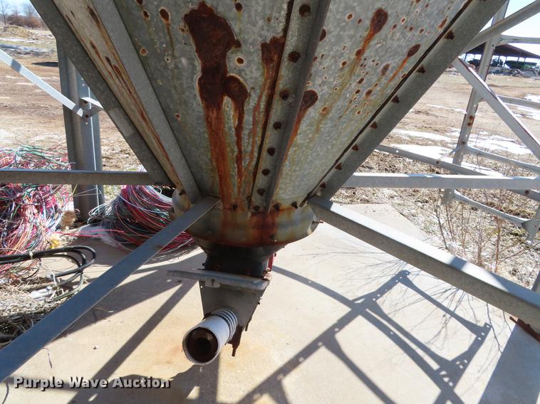 image for item DN9084 (2) feed hoppers