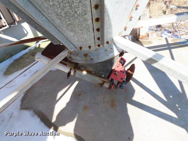 image for item DN9084 (2) feed hoppers