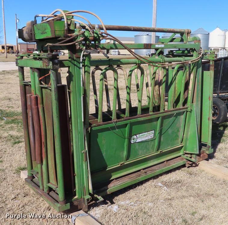 image for item DN9087 Wadler Super Chute 2501 squeeze chute