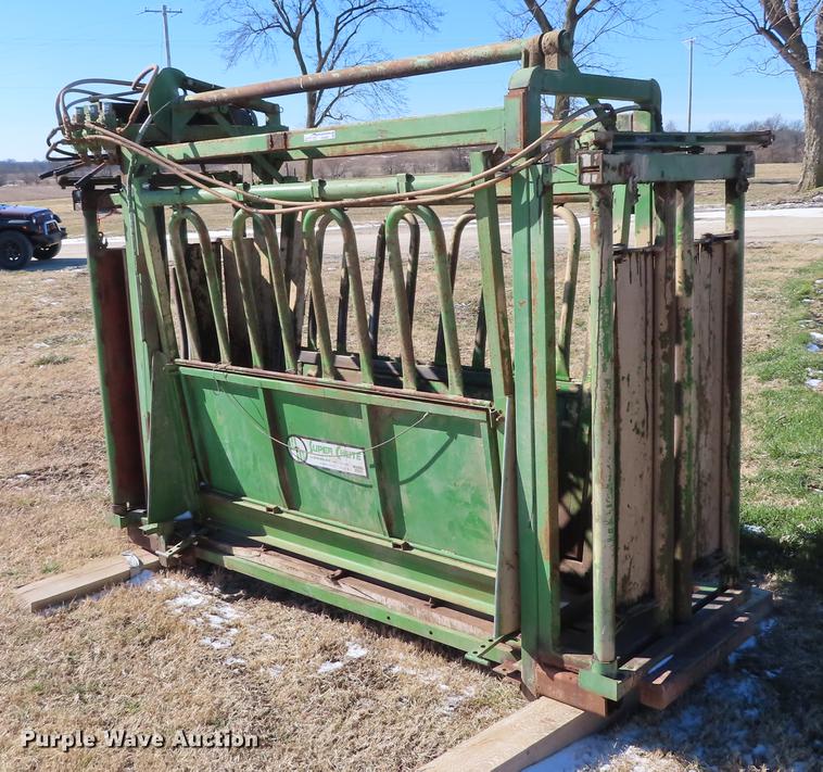 image for item DN9087 Wadler Super Chute 2501 squeeze chute