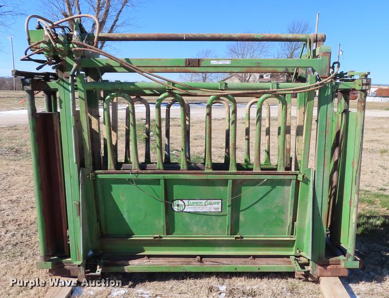 image for item DN9087 Wadler Super Chute 2501 squeeze chute