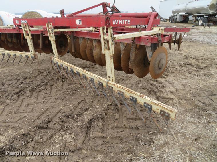 image for item EV9586 White disk