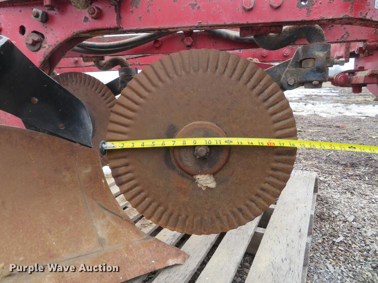 image for item EV9587 International 540 four bottom plow