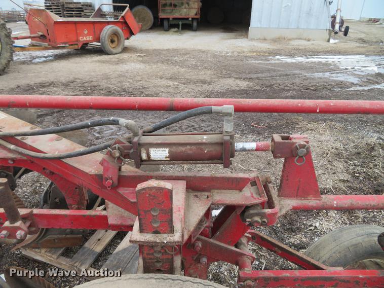 image for item EV9587 International 540 four bottom plow