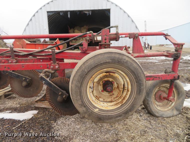 image for item EV9587 International 540 four bottom plow