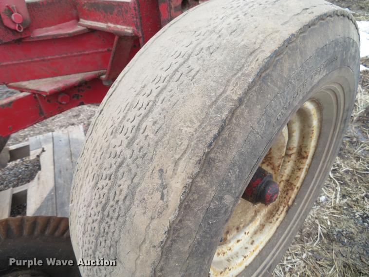 image for item EV9587 International 540 four bottom plow