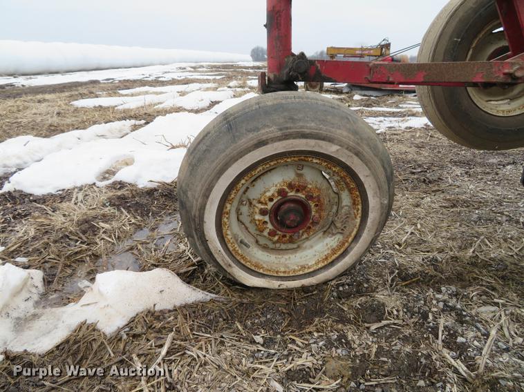 image for item EV9587 International 540 four bottom plow