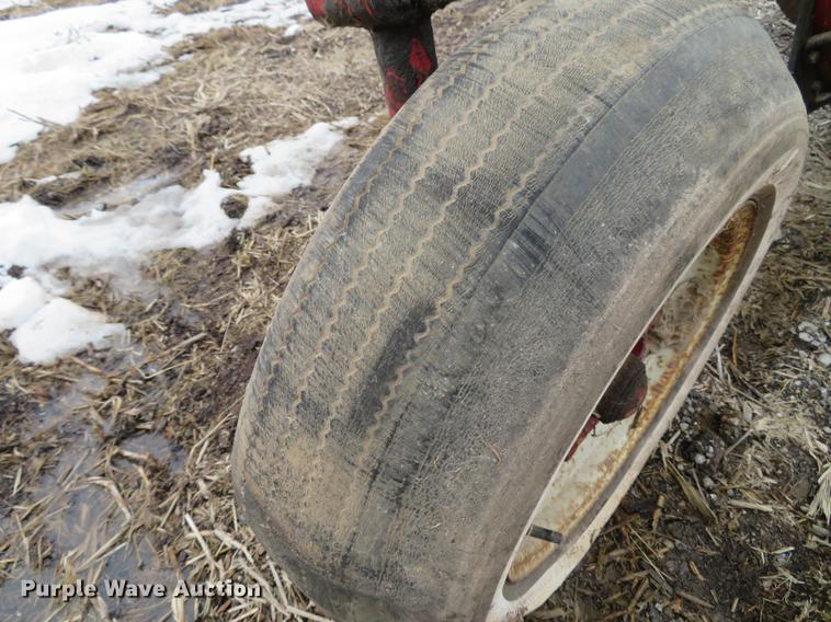 image for item EV9587 International 540 four bottom plow