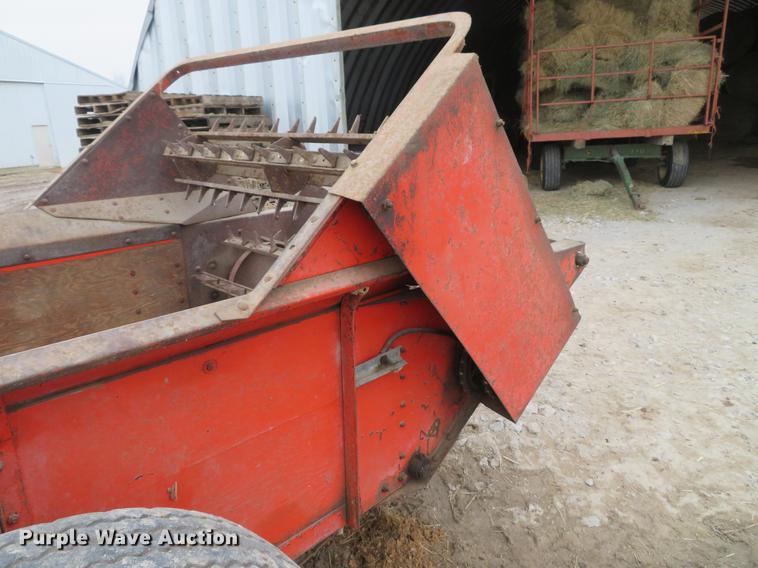 image for item EV9588 Case 115 manure spreader