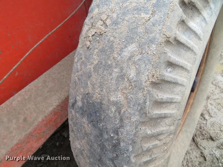 image for item EV9588 Case 115 manure spreader