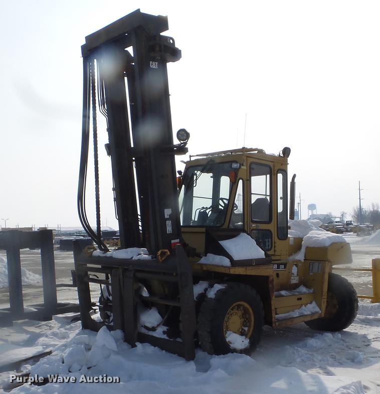 image for item EW9962 1995 Caterpillar DP100 forklift