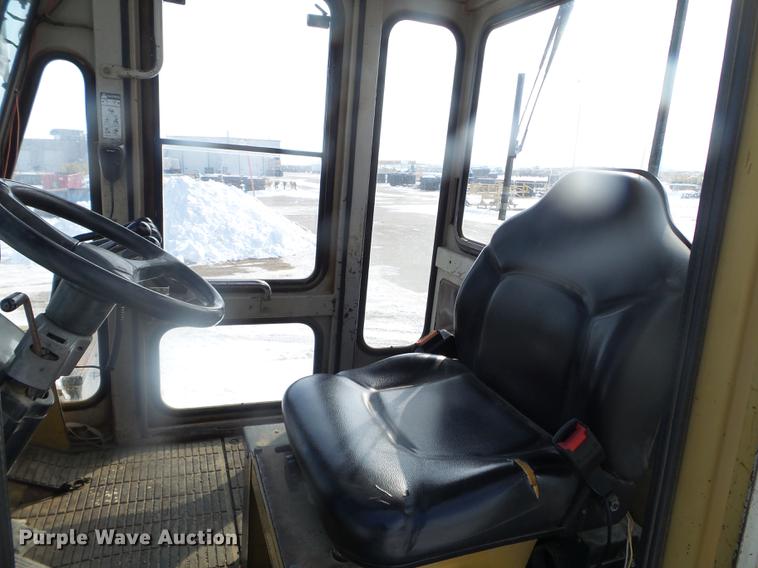 image for item EW9962 1995 Caterpillar DP100 forklift