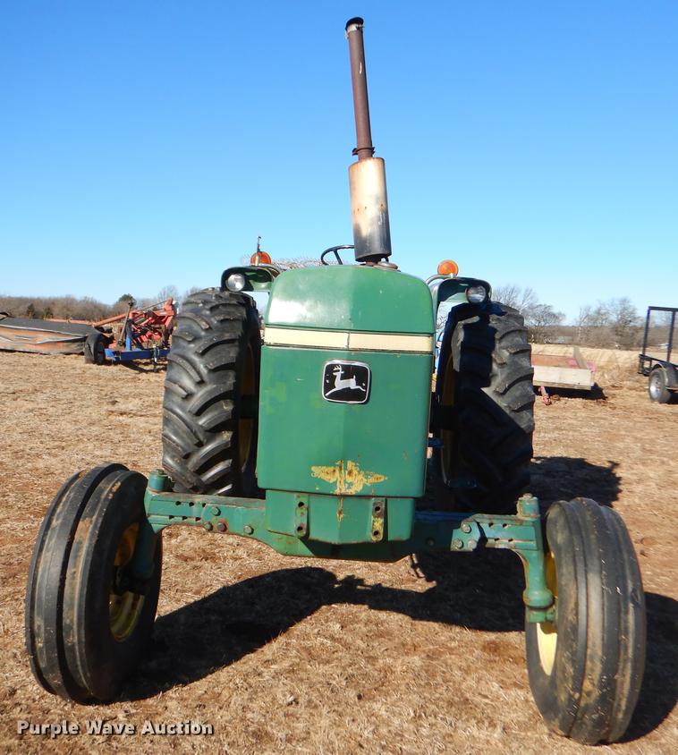 image for item EZ9810 John Deere 2840 tractor