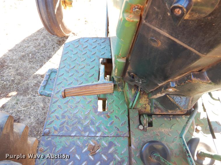 image for item EZ9810 John Deere 2840 tractor