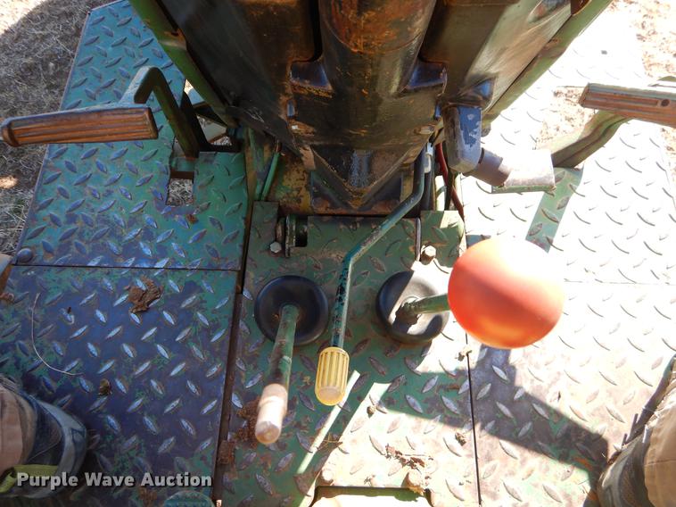 image for item EZ9810 John Deere 2840 tractor