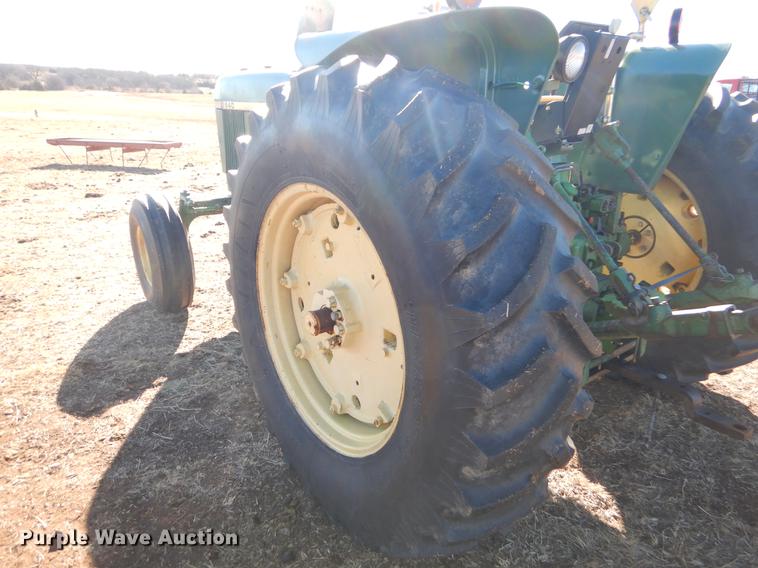 image for item EZ9810 John Deere 2840 tractor