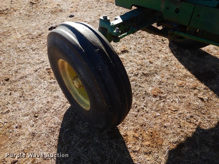 image for item EZ9810 John Deere 2840 tractor