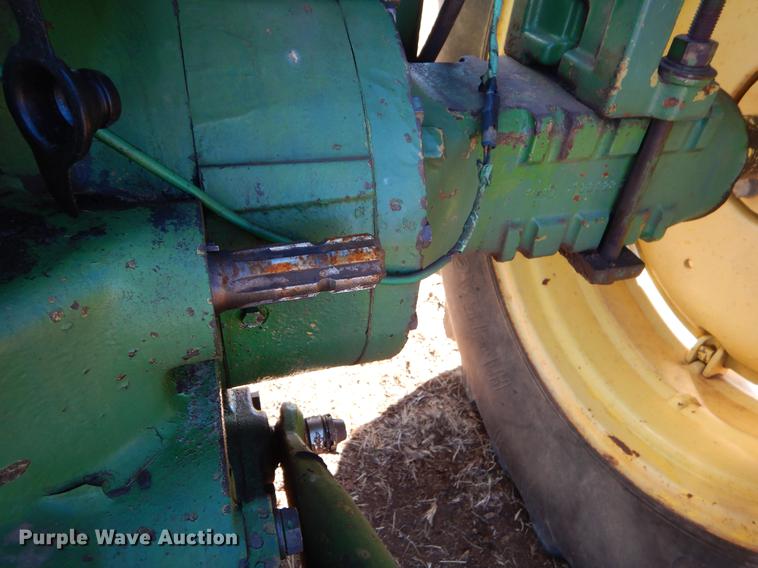 image for item EZ9810 John Deere 2840 tractor