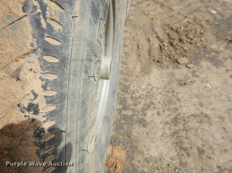 image for item EZ9822 2007 Gooseneck Trailers 07'24X6'8"A7B1 livestock trailer