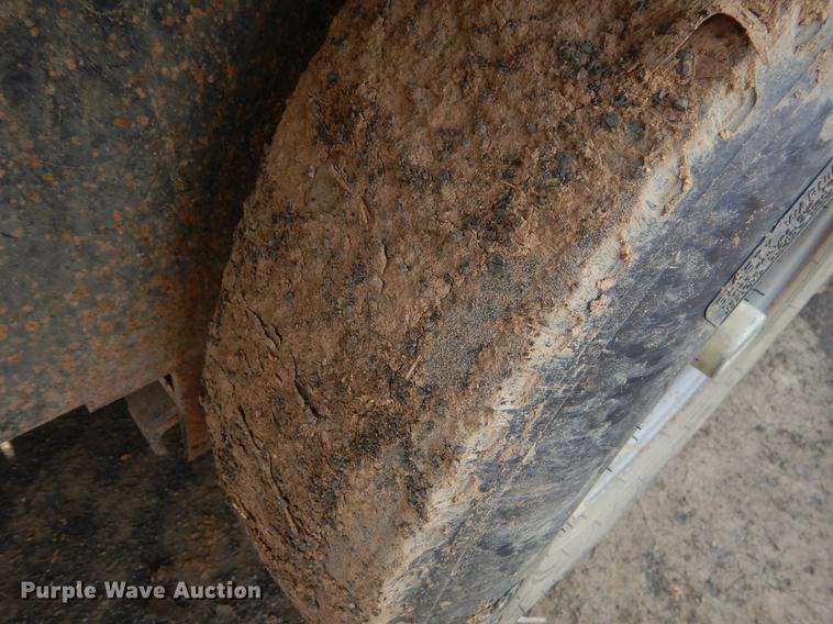 image for item EZ9822 2007 Gooseneck Trailers 07'24X6'8"A7B1 livestock trailer