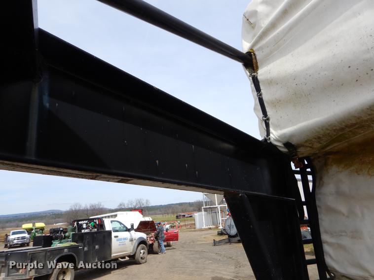 image for item EZ9822 2007 Gooseneck Trailers 07'24X6'8"A7B1 livestock trailer