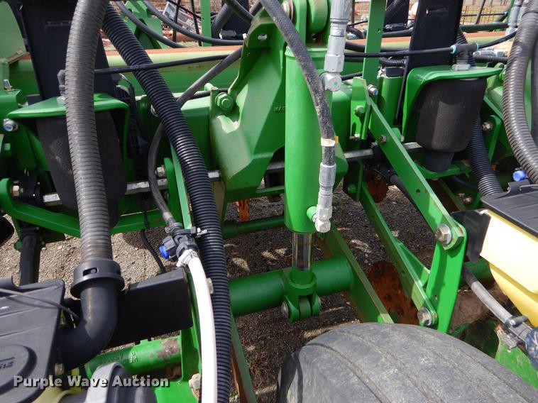 image for item EZ9824 2011 John Deere 1770NT no-till planter with nurse tank trailer