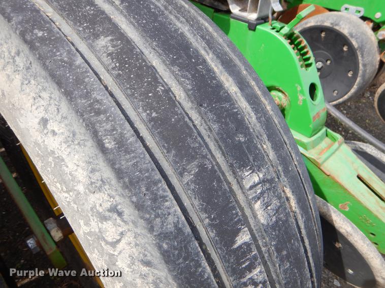 image for item EZ9824 2011 John Deere 1770NT no-till planter with nurse tank trailer