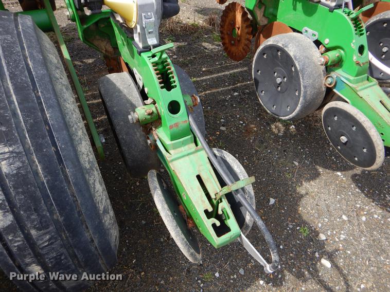 image for item EZ9824 2011 John Deere 1770NT no-till planter with nurse tank trailer