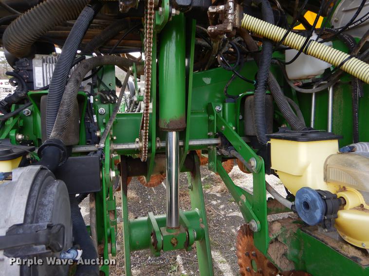 image for item EZ9824 2011 John Deere 1770NT no-till planter with nurse tank trailer