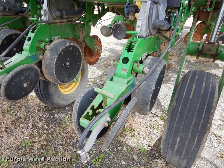 image for item EZ9824 2011 John Deere 1770NT no-till planter with nurse tank trailer