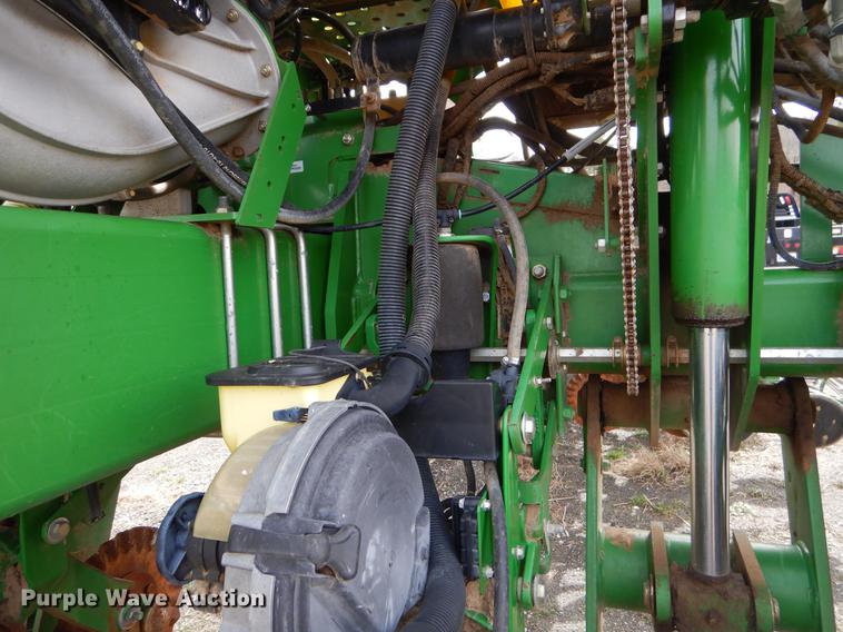 image for item EZ9824 2011 John Deere 1770NT no-till planter with nurse tank trailer