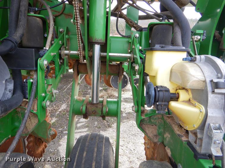 image for item EZ9824 2011 John Deere 1770NT no-till planter with nurse tank trailer