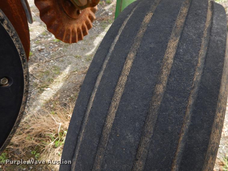 image for item EZ9824 2011 John Deere 1770NT no-till planter with nurse tank trailer