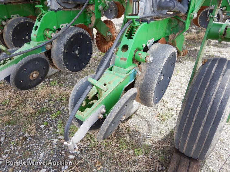 image for item EZ9824 2011 John Deere 1770NT no-till planter with nurse tank trailer