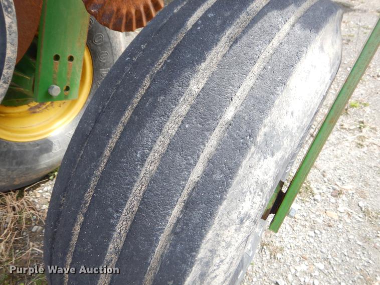 image for item EZ9824 2011 John Deere 1770NT no-till planter with nurse tank trailer