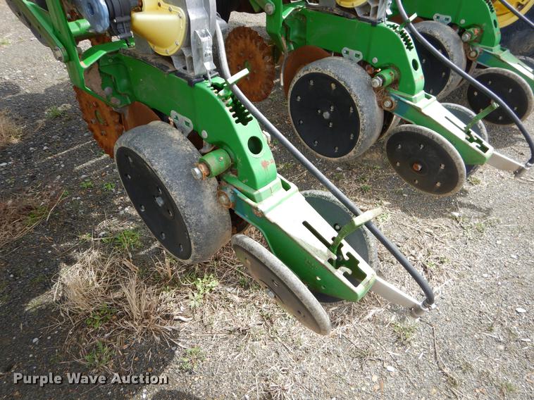 image for item EZ9824 2011 John Deere 1770NT no-till planter with nurse tank trailer