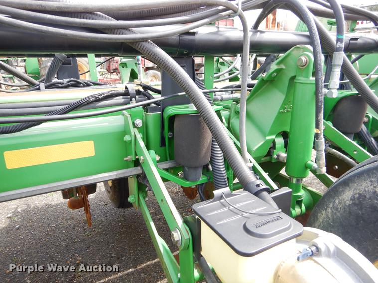 image for item EZ9824 2011 John Deere 1770NT no-till planter with nurse tank trailer