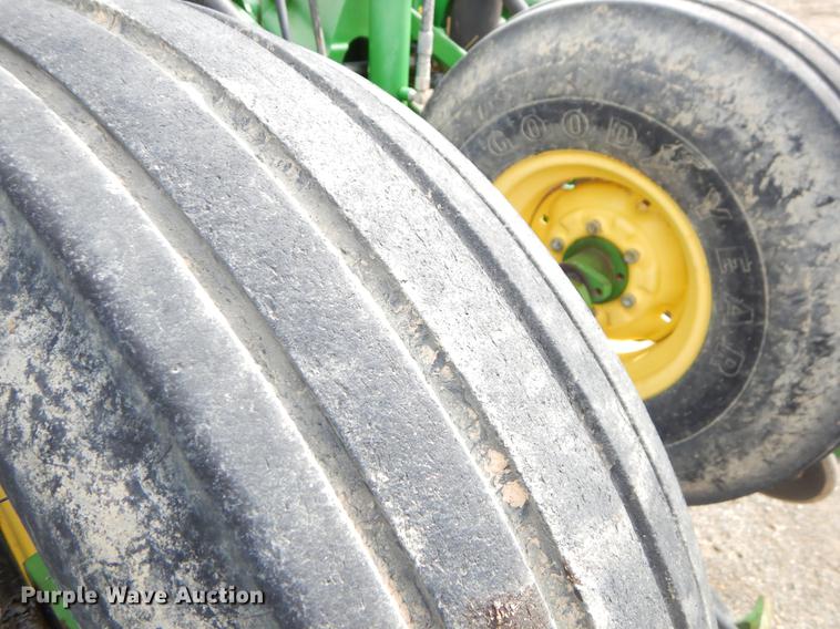 image for item EZ9824 2011 John Deere 1770NT no-till planter with nurse tank trailer