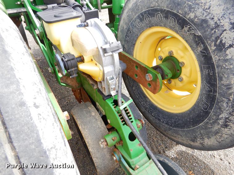 image for item EZ9824 2011 John Deere 1770NT no-till planter with nurse tank trailer
