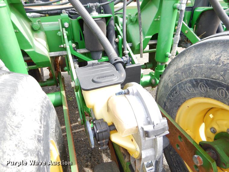 image for item EZ9824 2011 John Deere 1770NT no-till planter with nurse tank trailer
