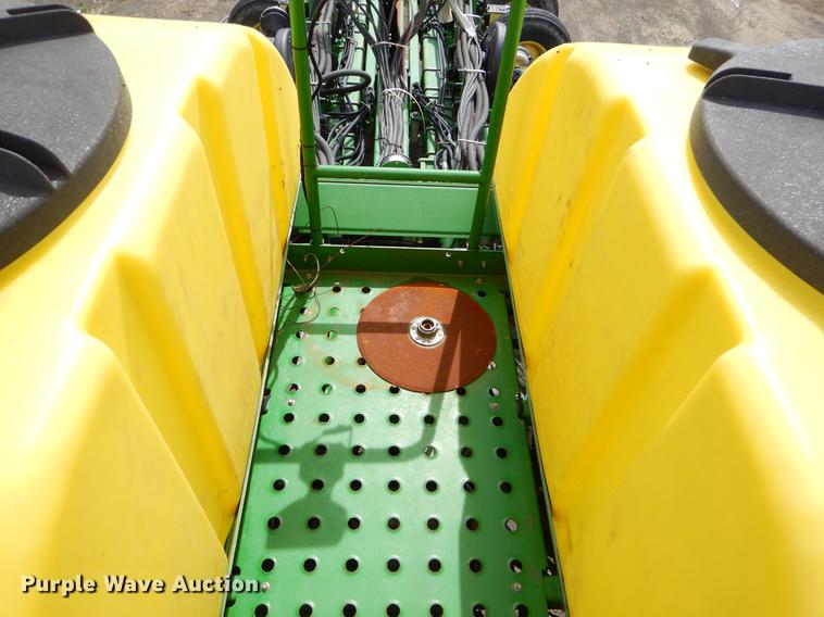 image for item EZ9824 2011 John Deere 1770NT no-till planter with nurse tank trailer