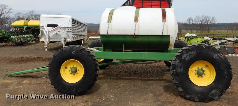 image for item EZ9824 2011 John Deere 1770NT no-till planter with nurse tank trailer