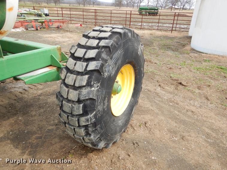 image for item EZ9824 2011 John Deere 1770NT no-till planter with nurse tank trailer