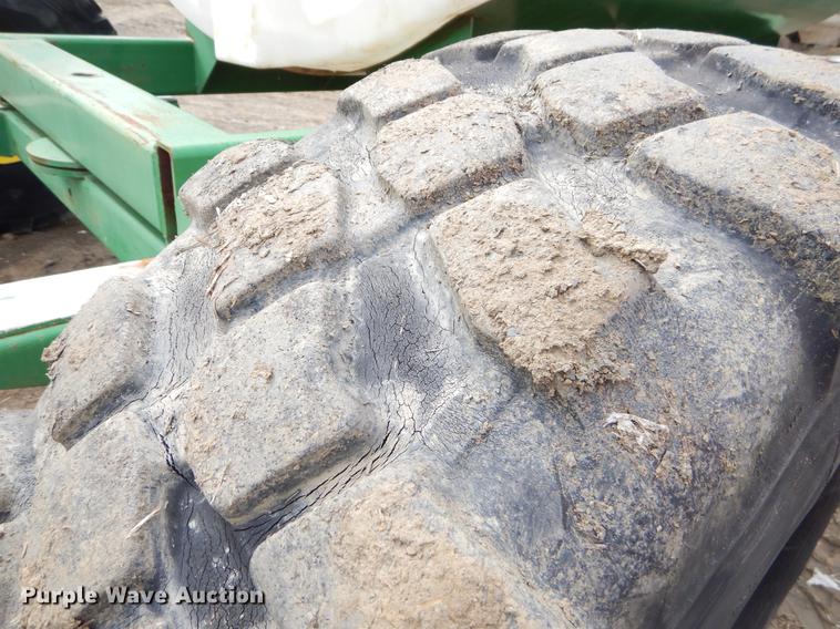 image for item EZ9824 2011 John Deere 1770NT no-till planter with nurse tank trailer