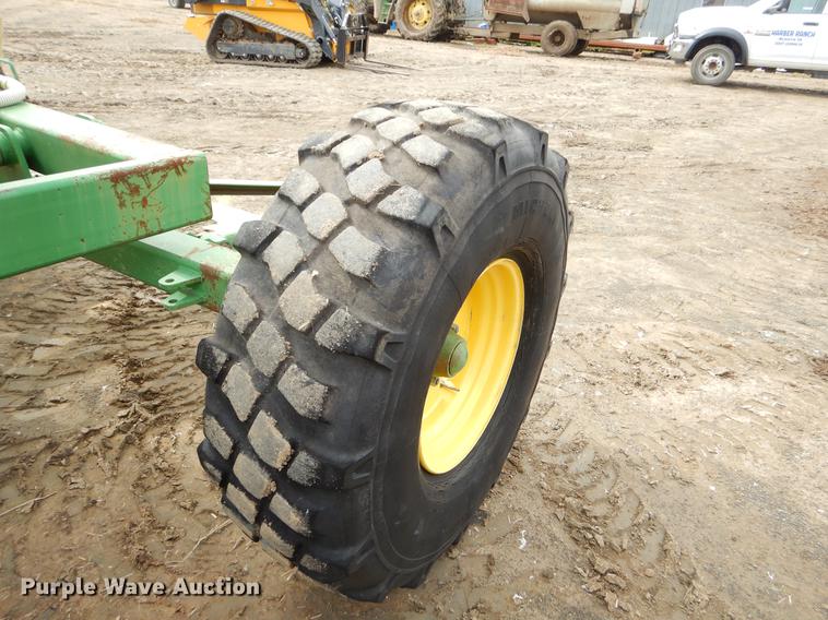 image for item EZ9824 2011 John Deere 1770NT no-till planter with nurse tank trailer