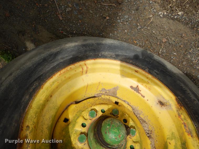 image for item EZ9827 (2) John Deere 750 grain drills