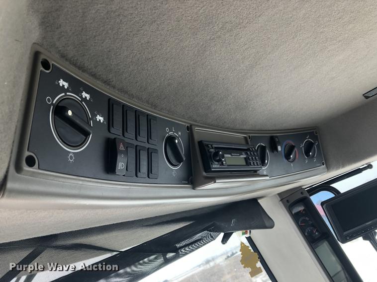 image for item FH9687 2007 Case IH SPX4420 sprayer