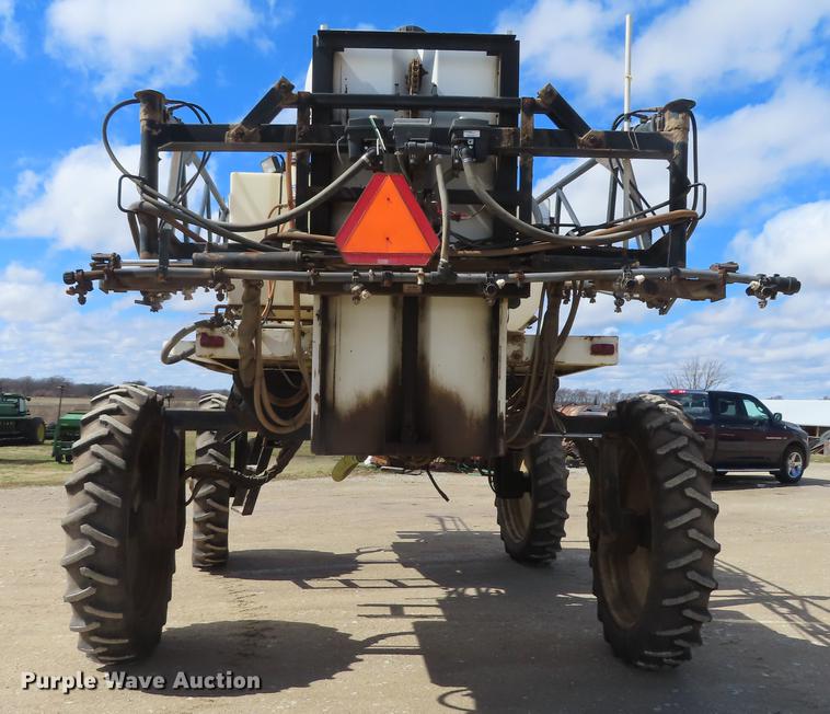 image for item L1486 Willmar 765 sprayer
