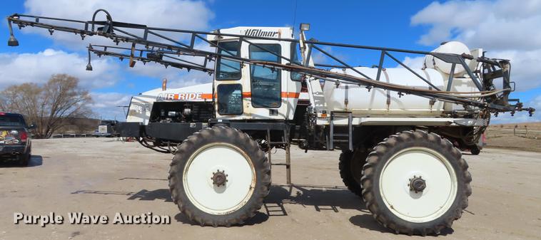 image for item L1486 Willmar 765 sprayer